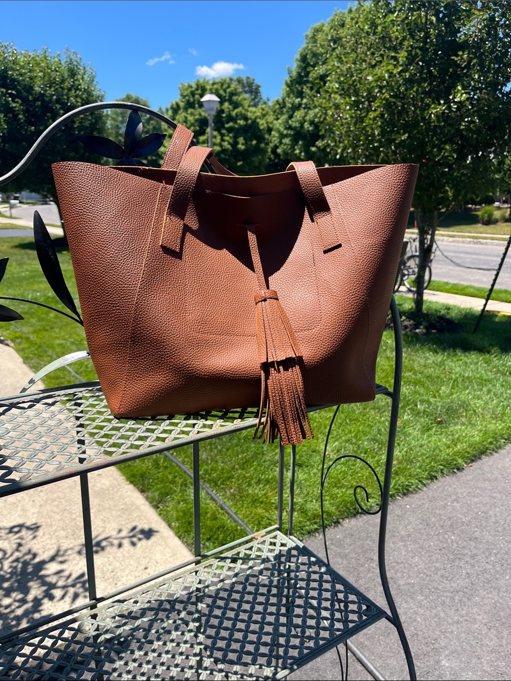 Vegan leather Tanger tote with tassel